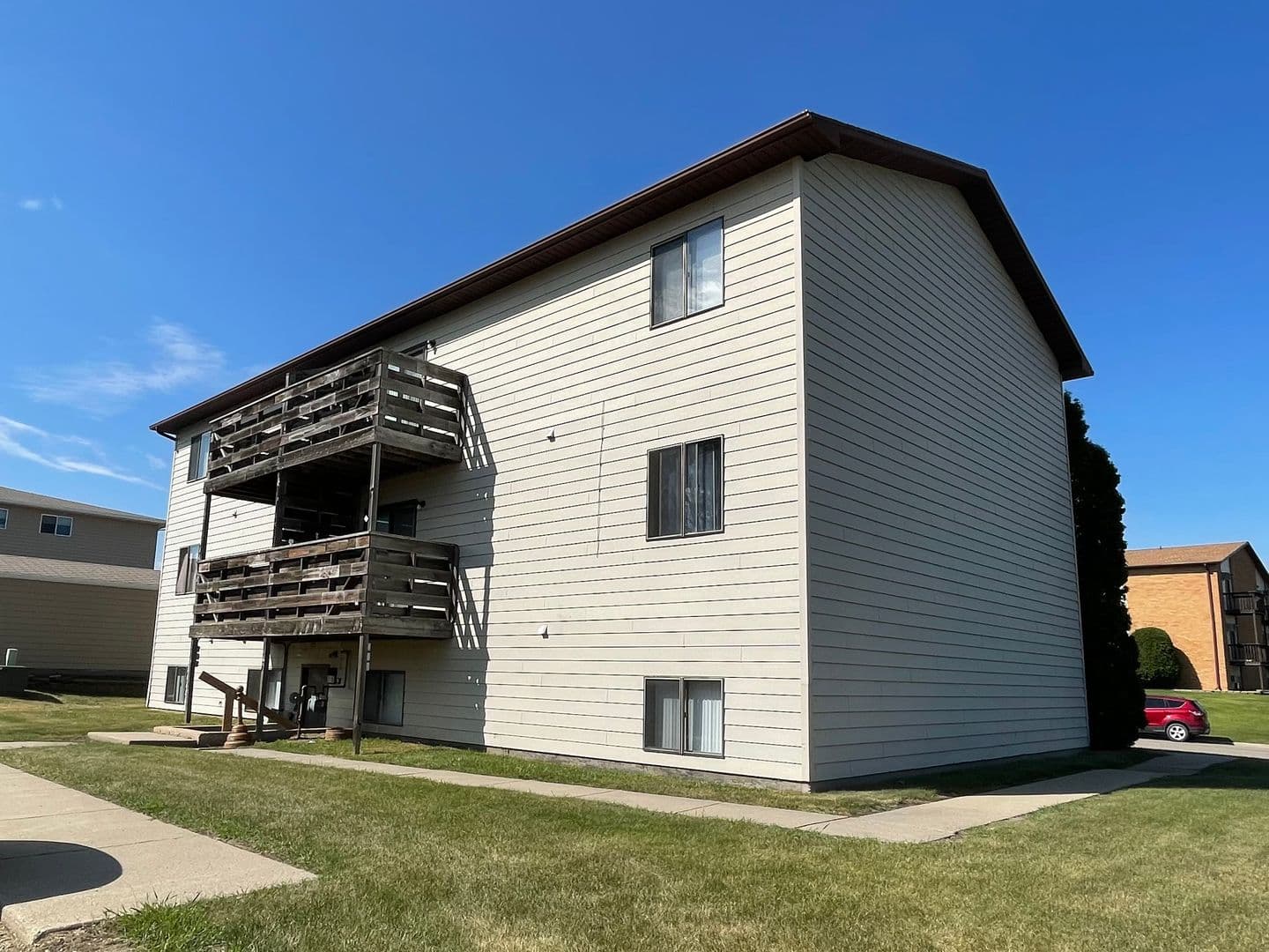Minot Apartment: 2805 7th Street SW