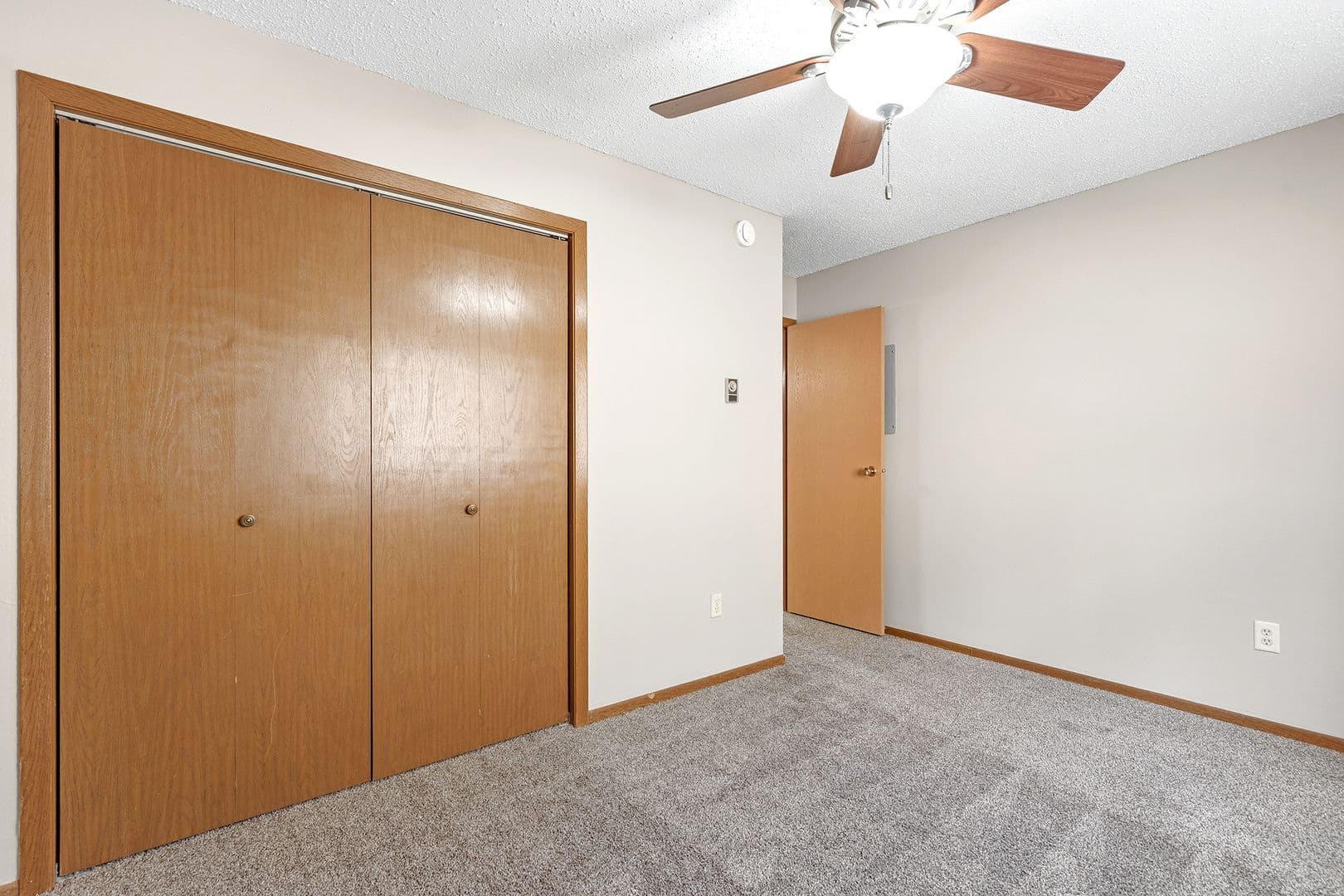 Minot Apartment: 1405 8th Street NW