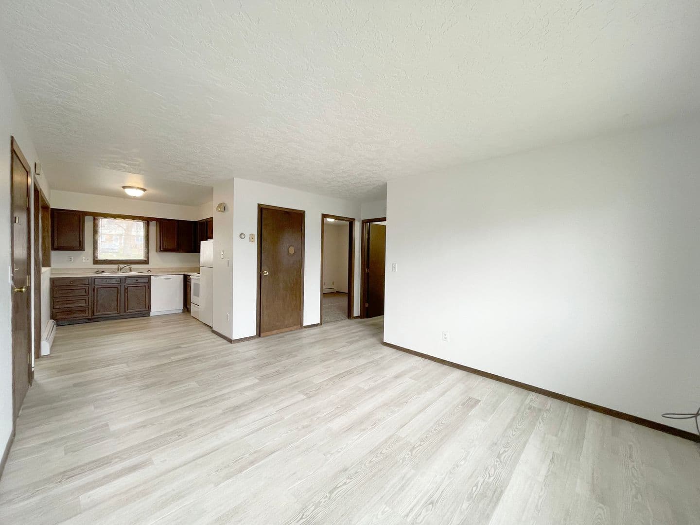 Minot Apartment: 1308 14th Avenue NW
