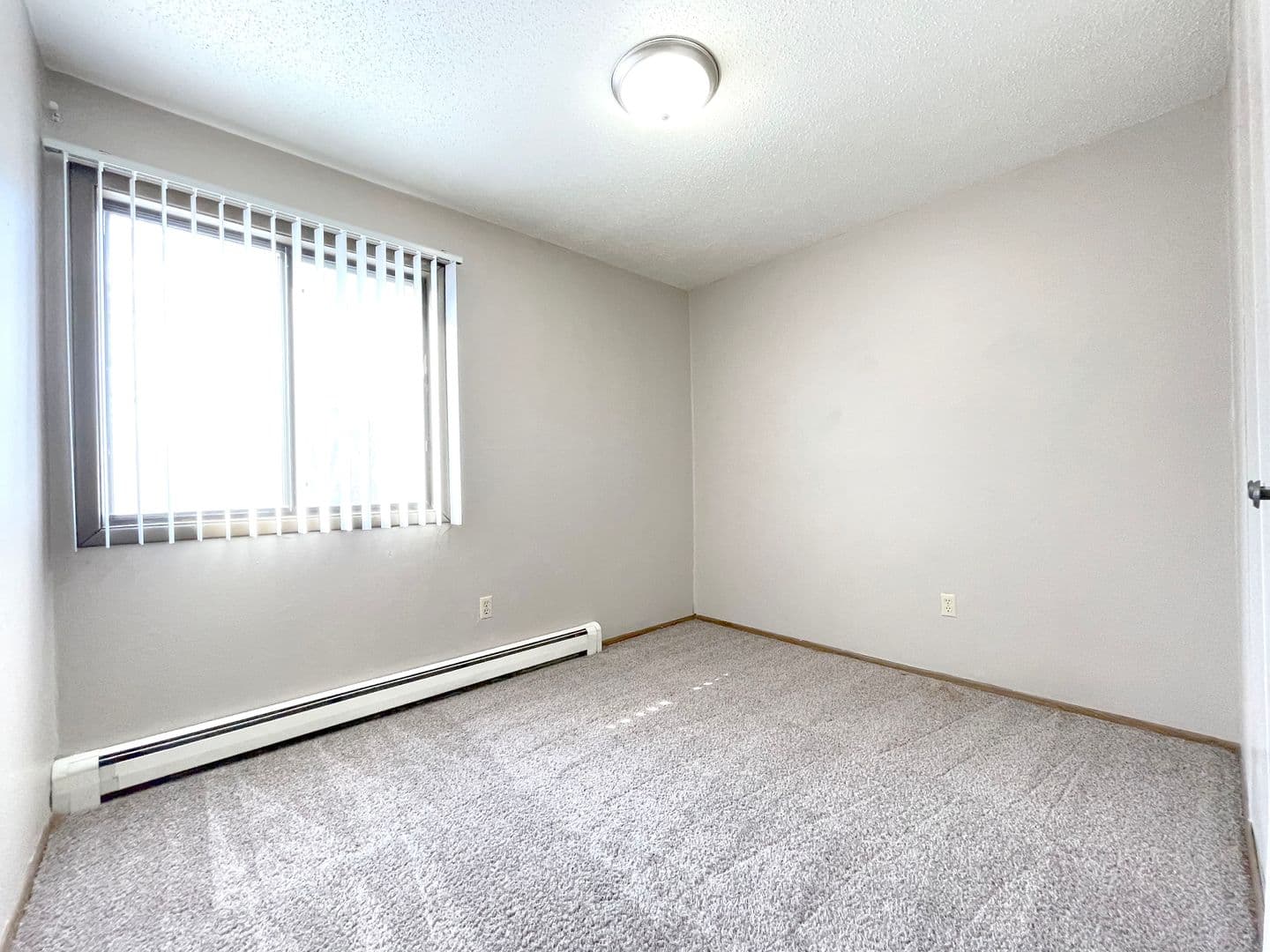 Minot Apartment: 505, 525, 605 & 705 Park Street