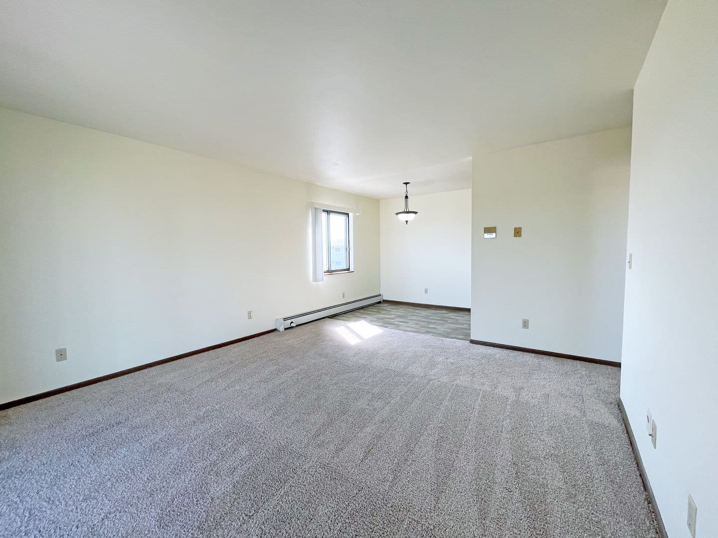 Minot Apartment: 1112 32nd Avenue SW