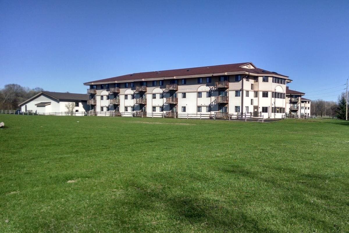 Wausau Apartment: 400 River Drive