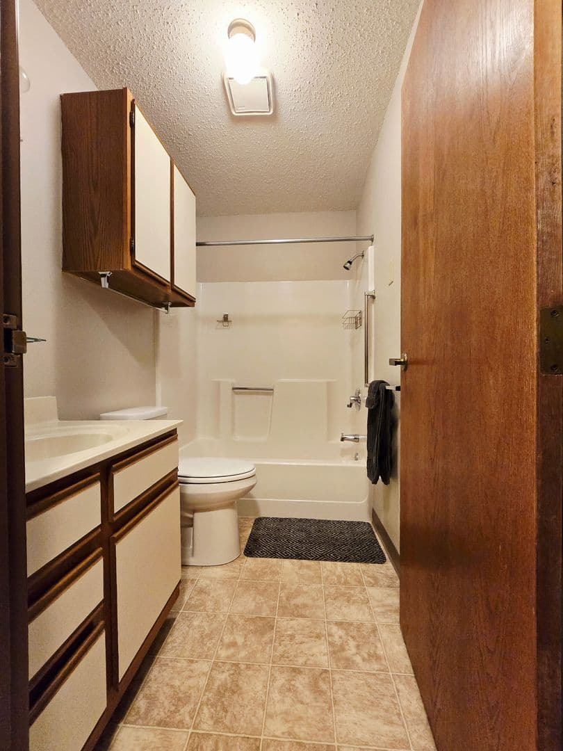Wausau Apartment: 400 River Drive