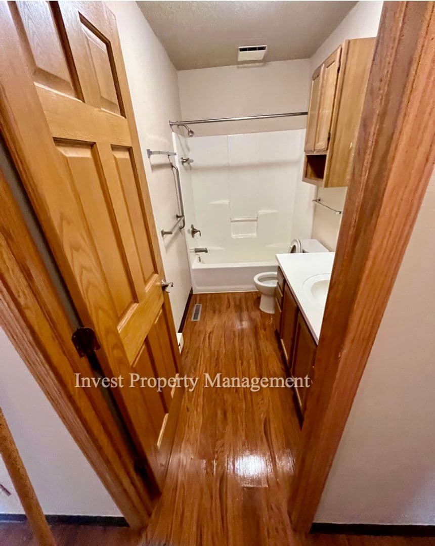 Rush City Apartment: 105 N Eliot Ave