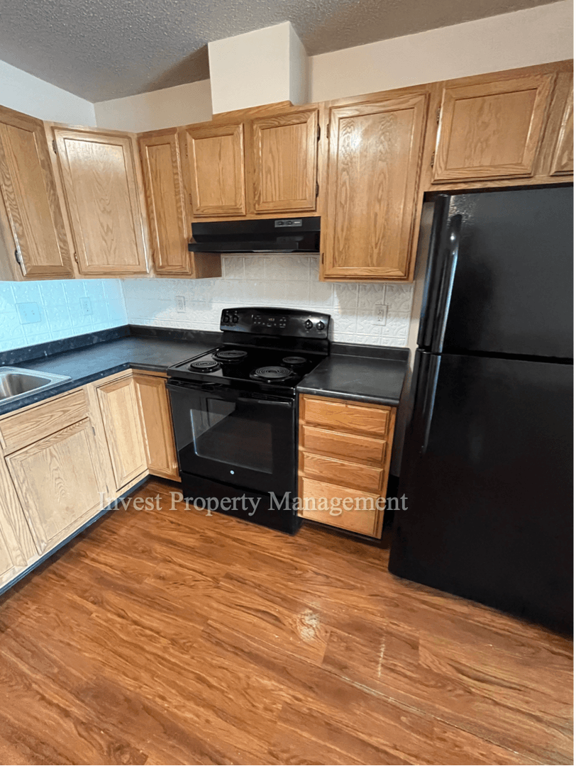 Rush City Apartment: 105 N Eliot Ave
