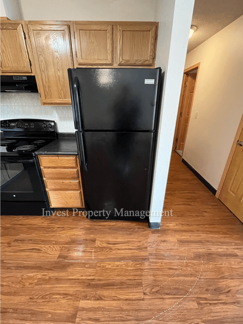 Rush City Apartment: 105 N Eliot Ave