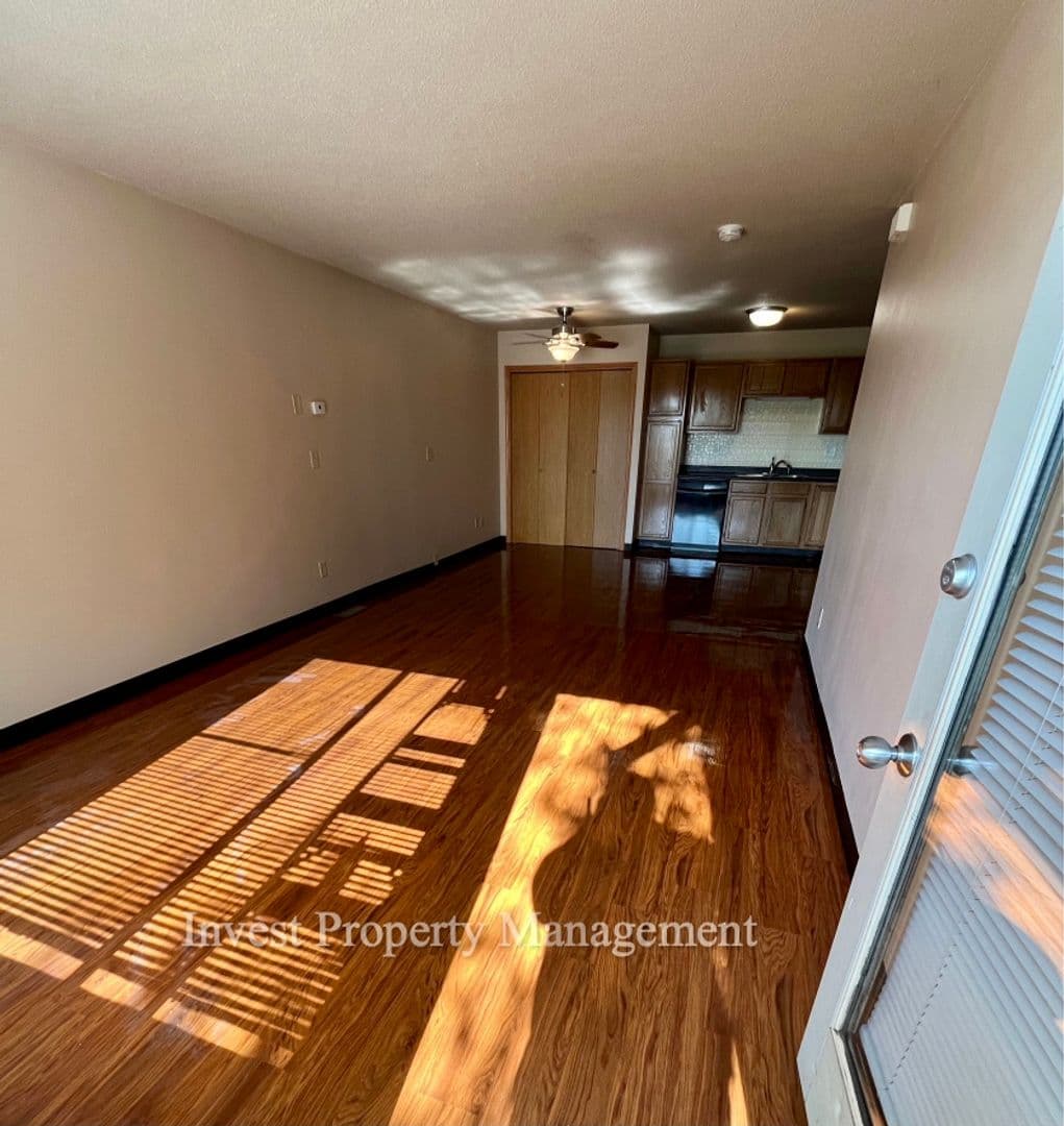 Rush City Apartment: 105 N Eliot Ave