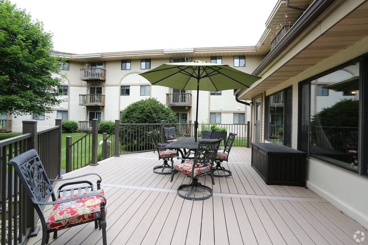 Wausau Apartment: 400 River Drive
