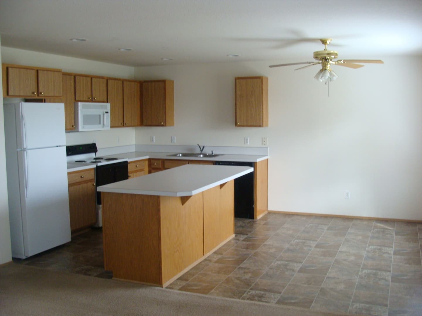 Camas Apartment: 1718 SE 11 Avenue