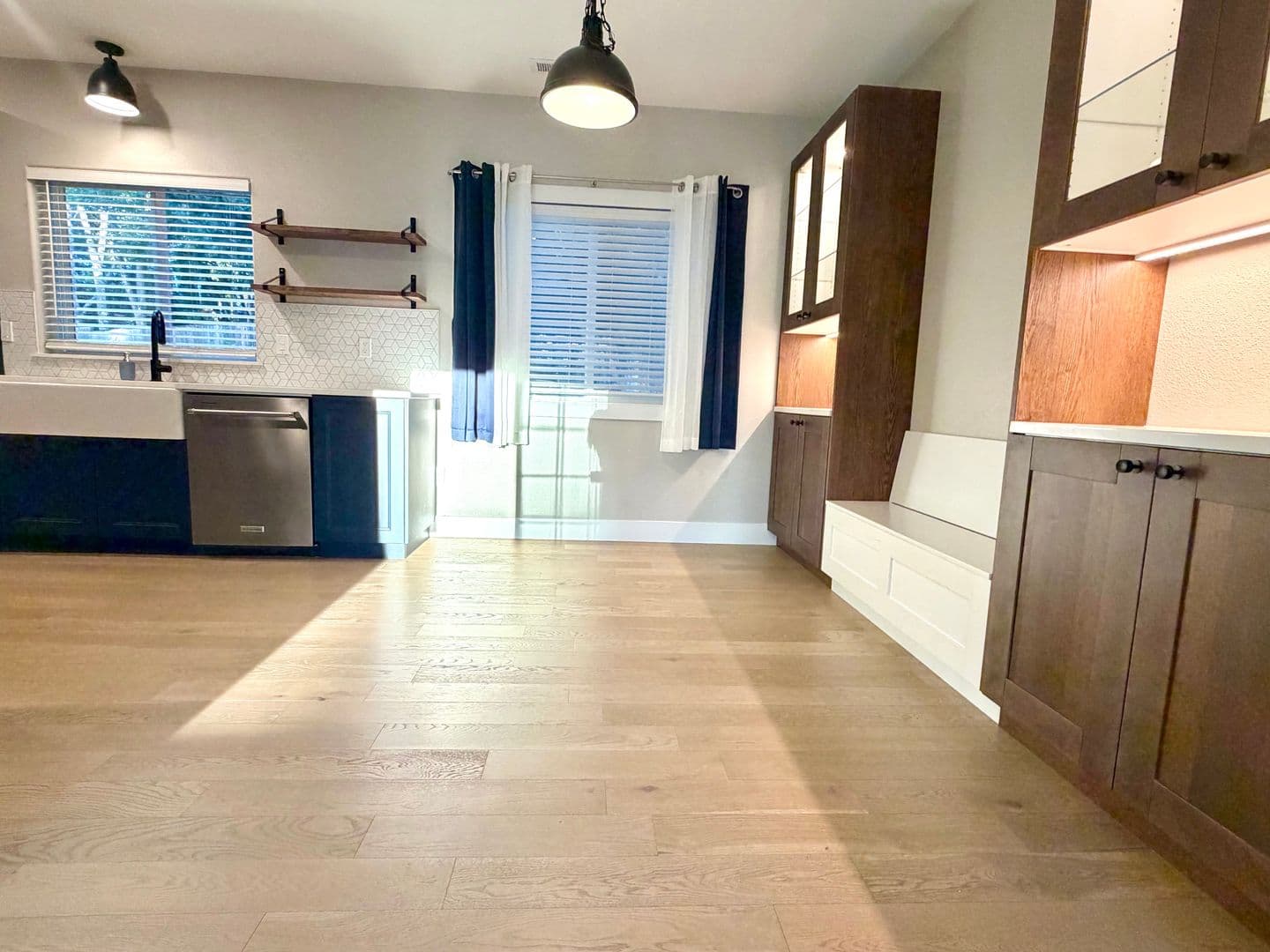 Vancouver House: 15809 NE 18 Ct