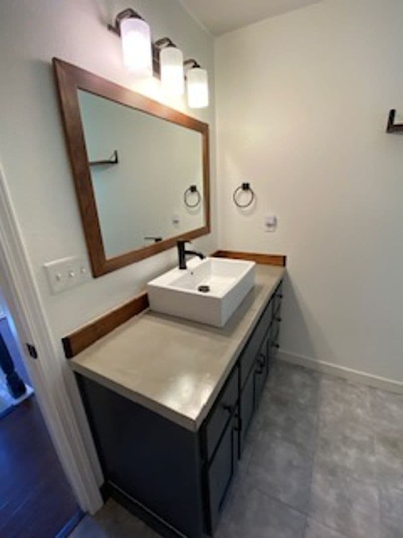 Vancouver House: 15809 NE 18 Ct