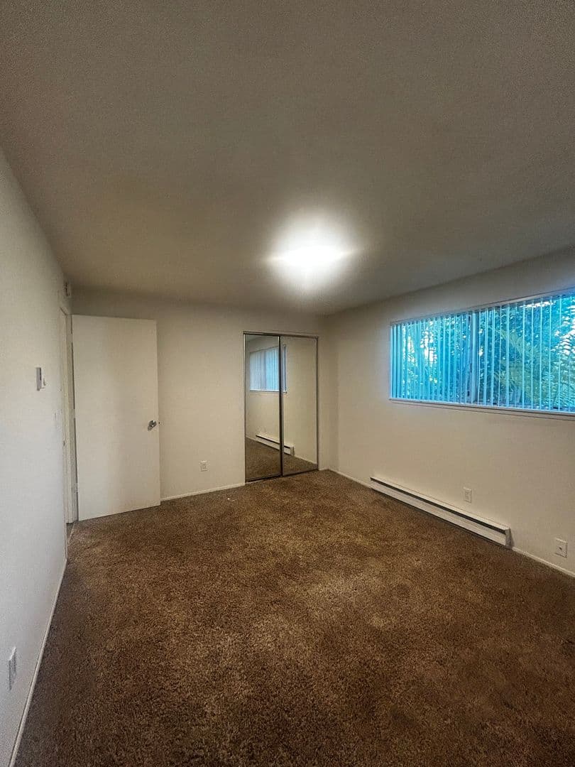 Vancouver Apartment: 3116 Kauffman Avenue