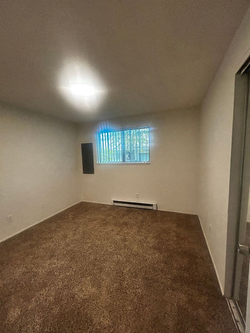Vancouver Apartment: 3116 Kauffman Avenue