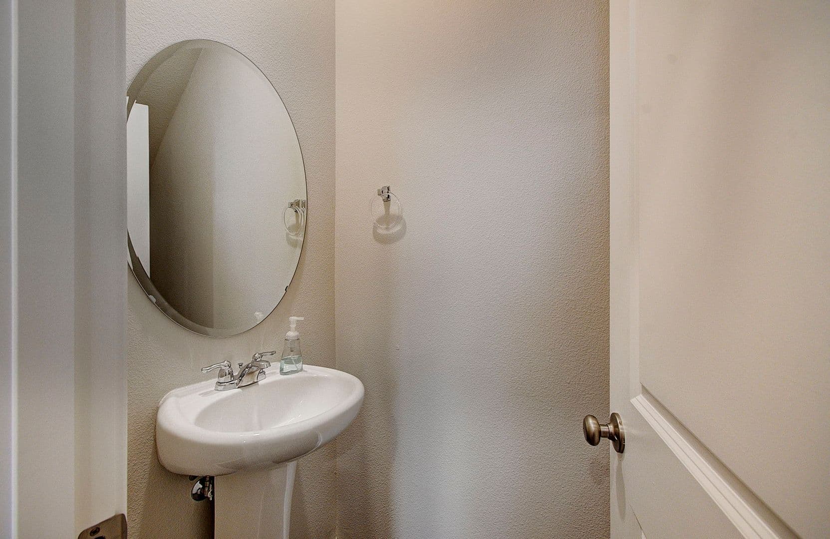 Vancouver House: 2635 NE 116 PL