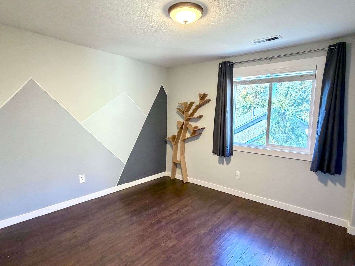 Vancouver House: 15809 NE 18 Ct