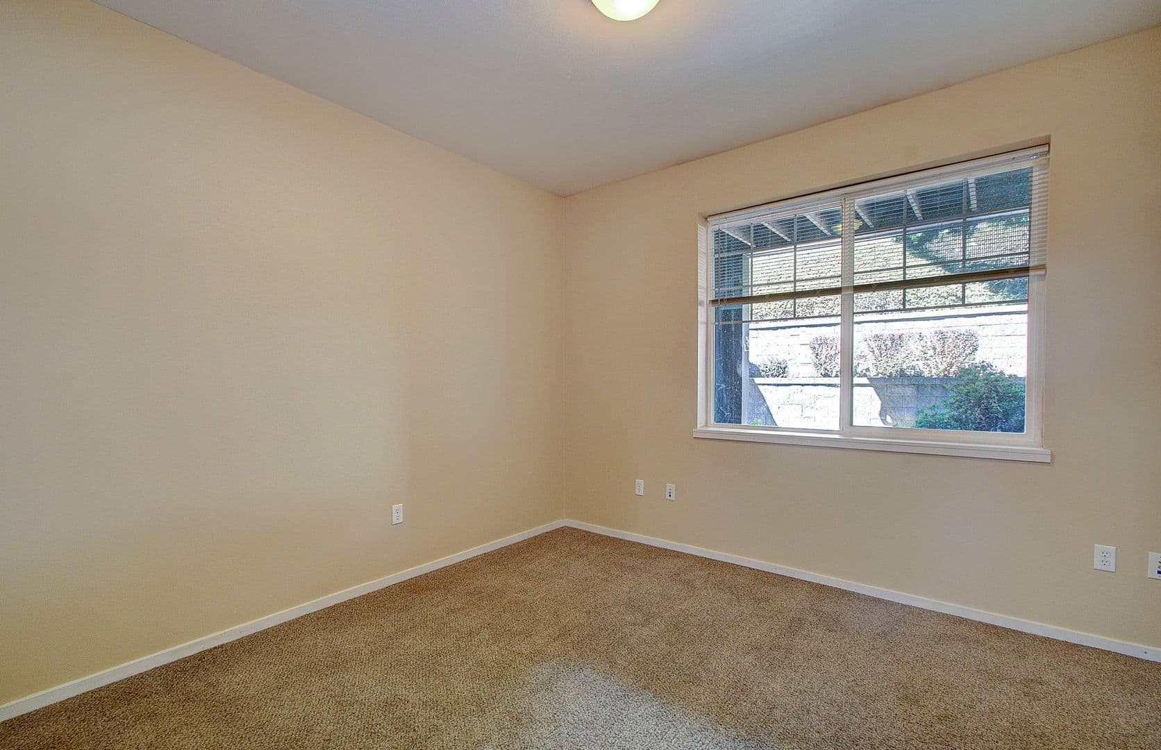 Vancouver House: 10800 SE 17th Circle #189