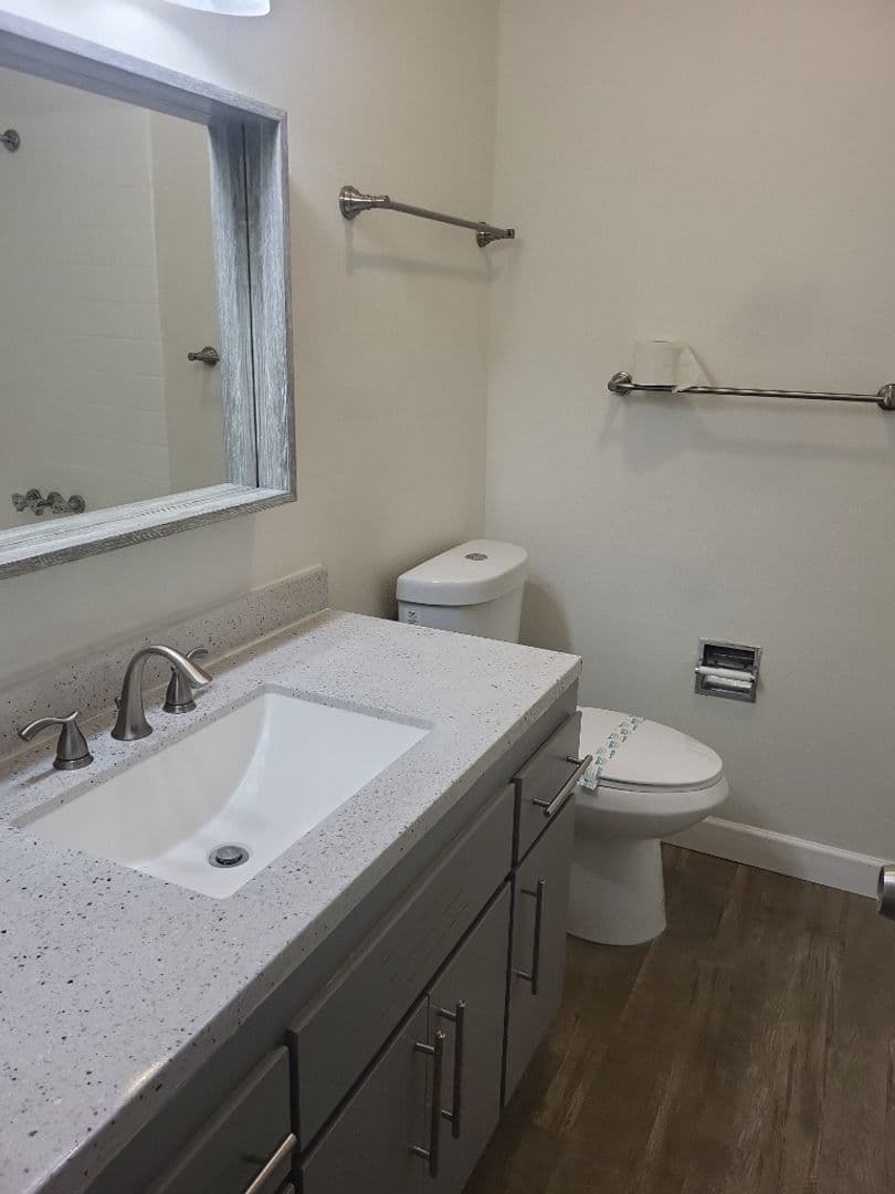 Vancouver Apartment: 520 NE 108 Avenue