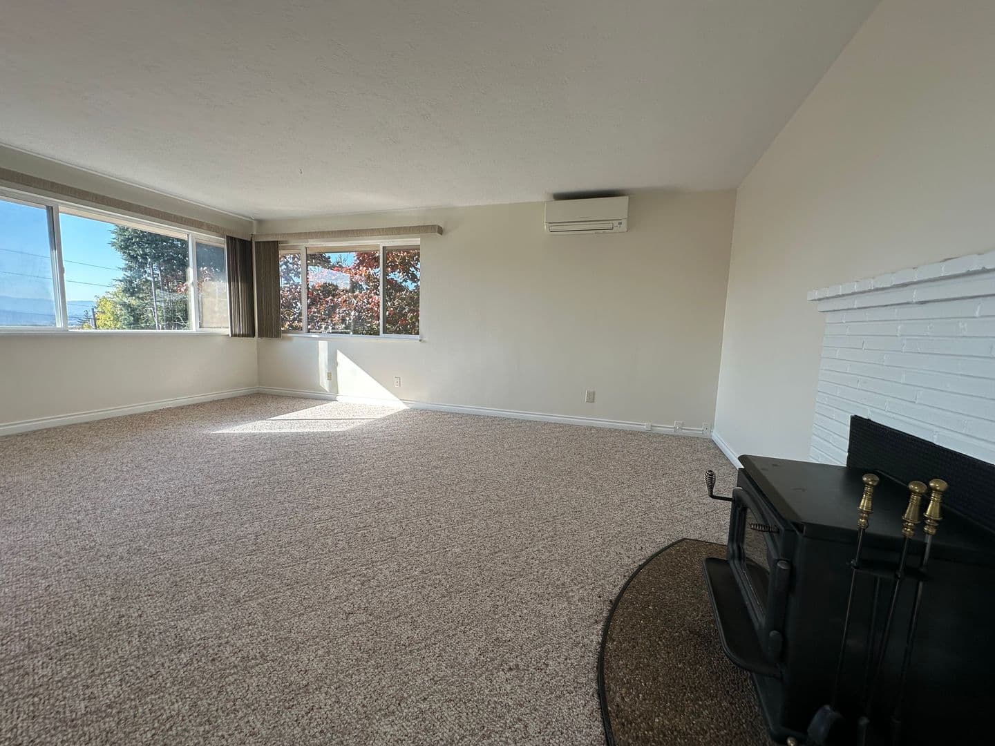 Vancouver Apartment: 1110-1112 NW 41st Street
