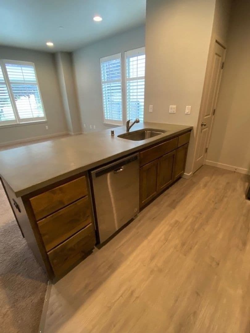 Ridgefield House: 175 N 44 Pl