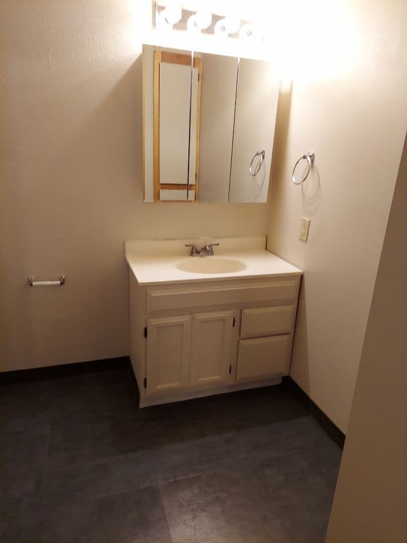 VANCOUVER Apartment: 8402 NE 8TH WAY