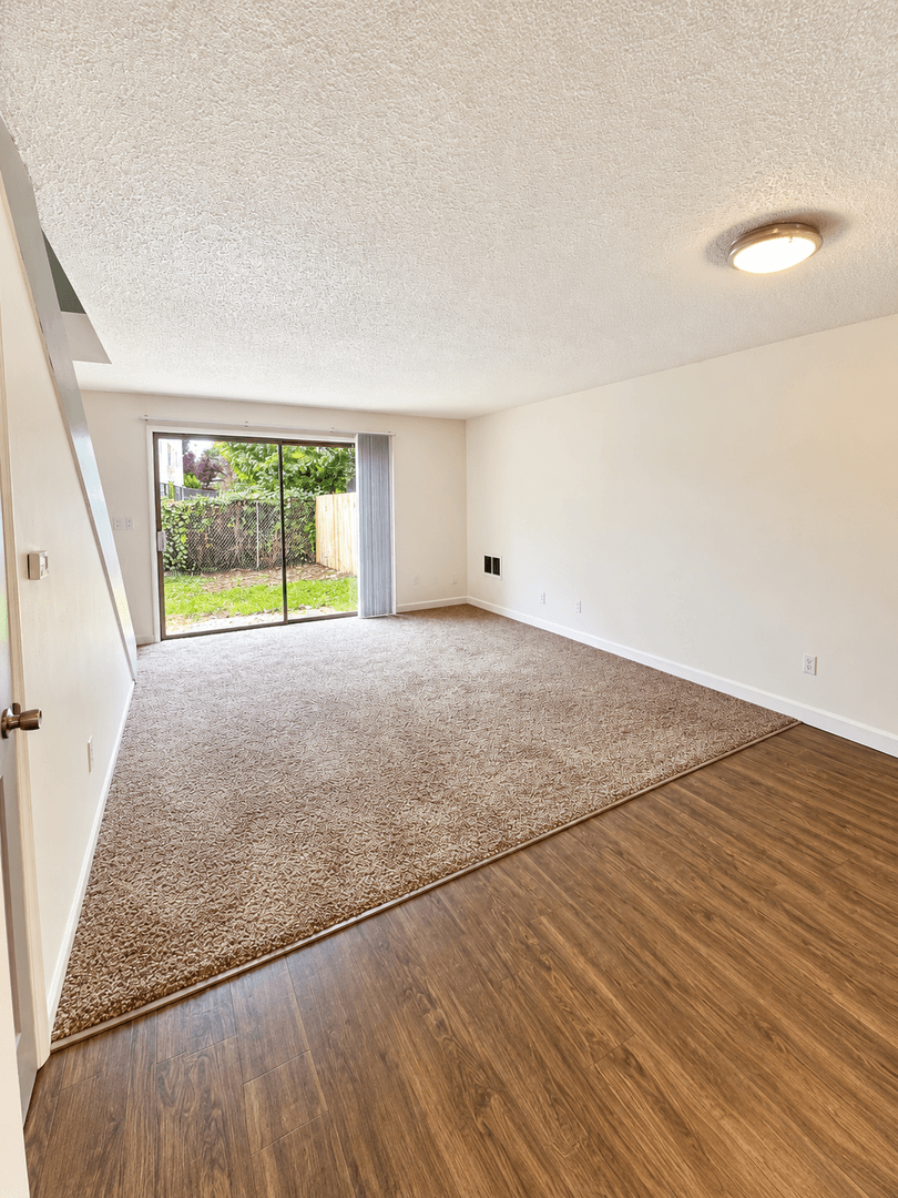 Longview Apartment: 1960 33 Avenue - 10