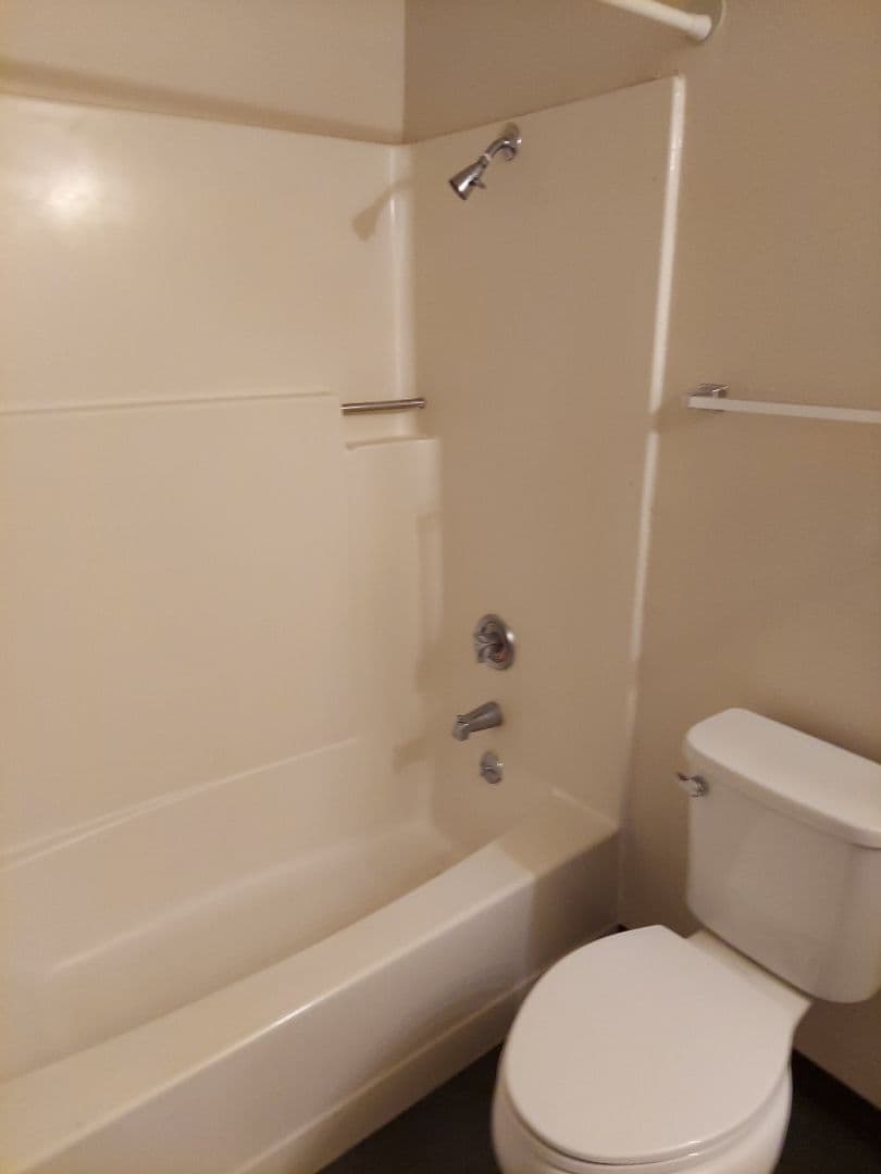VANCOUVER Apartment: 8402 NE 8TH WAY