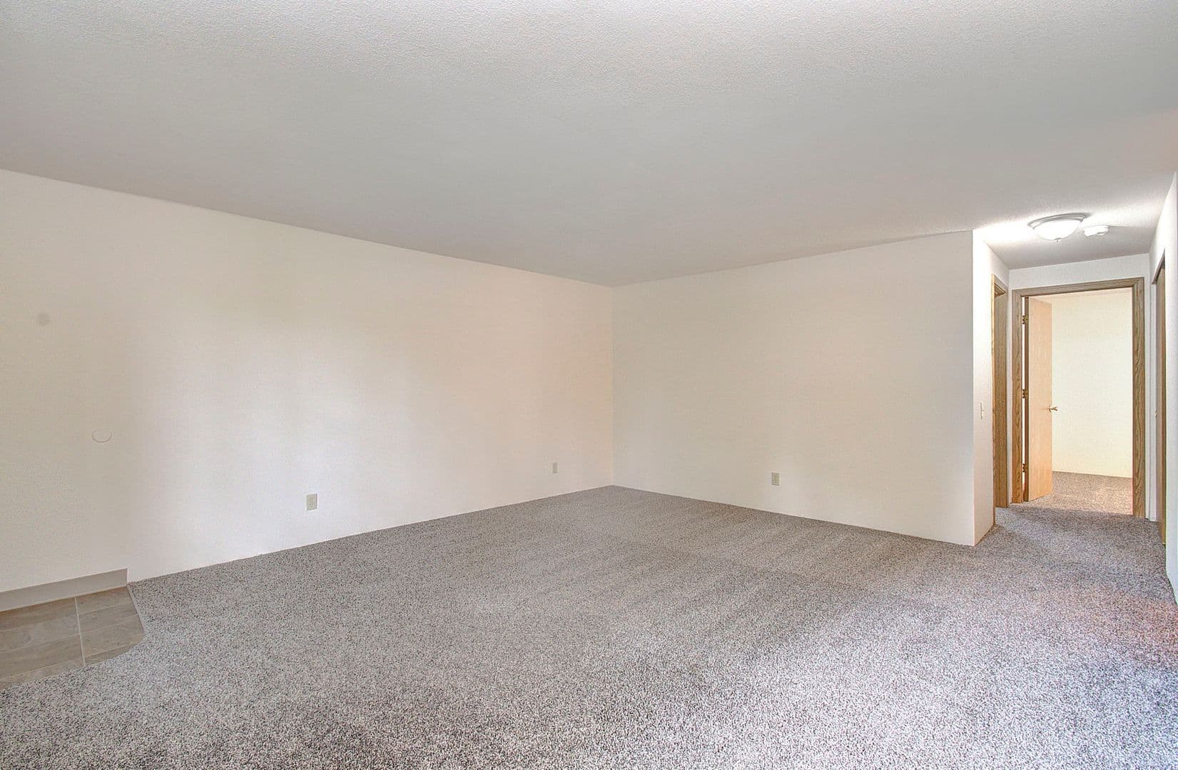 EUGENE Apartment: 1811 KINGSLEY ROAD