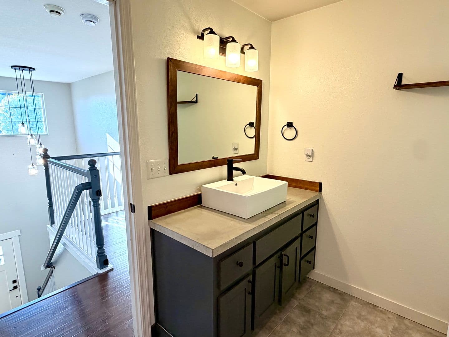 Vancouver House: 15809 NE 18 Ct