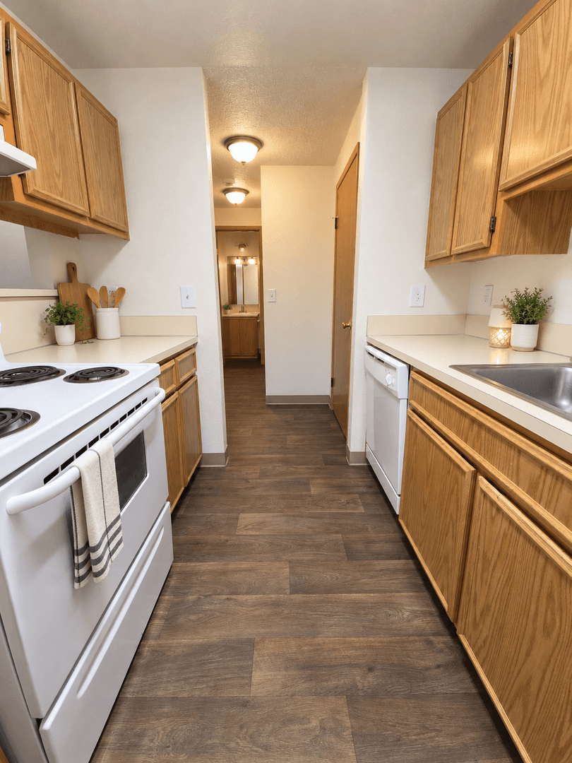Vancouver Apartment: 7106 Hazel Dell Avenue