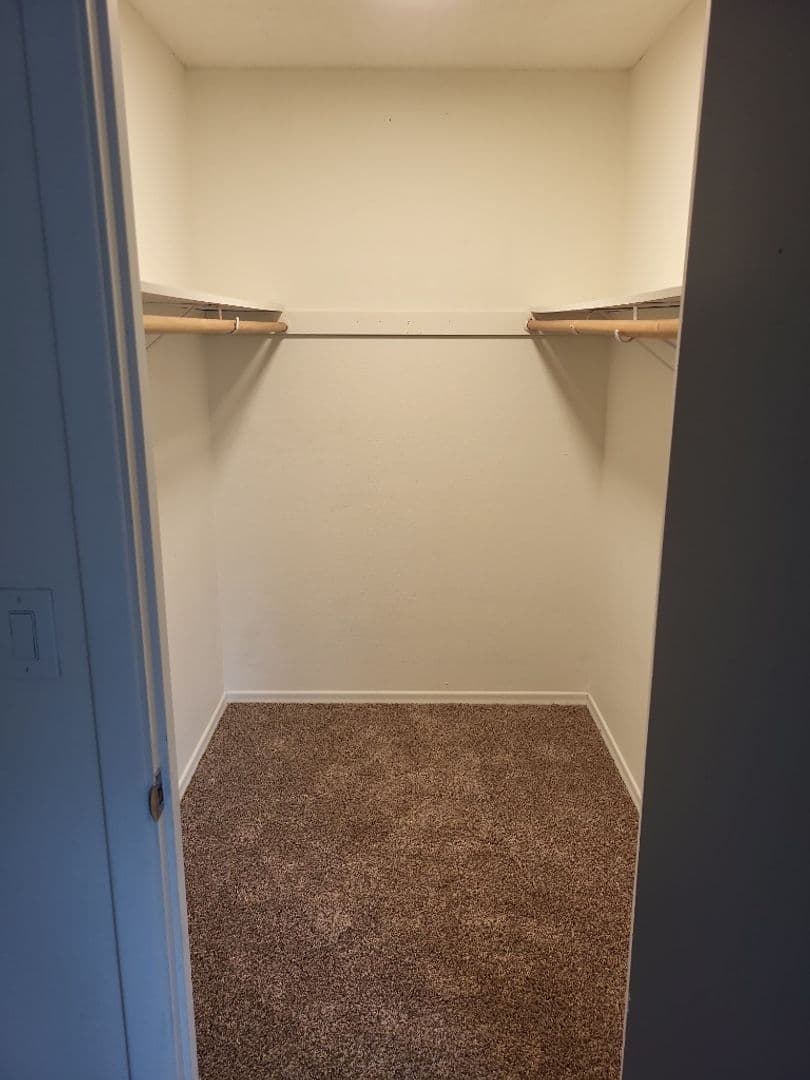 Vancouver Apartment: 520 NE 108 Avenue