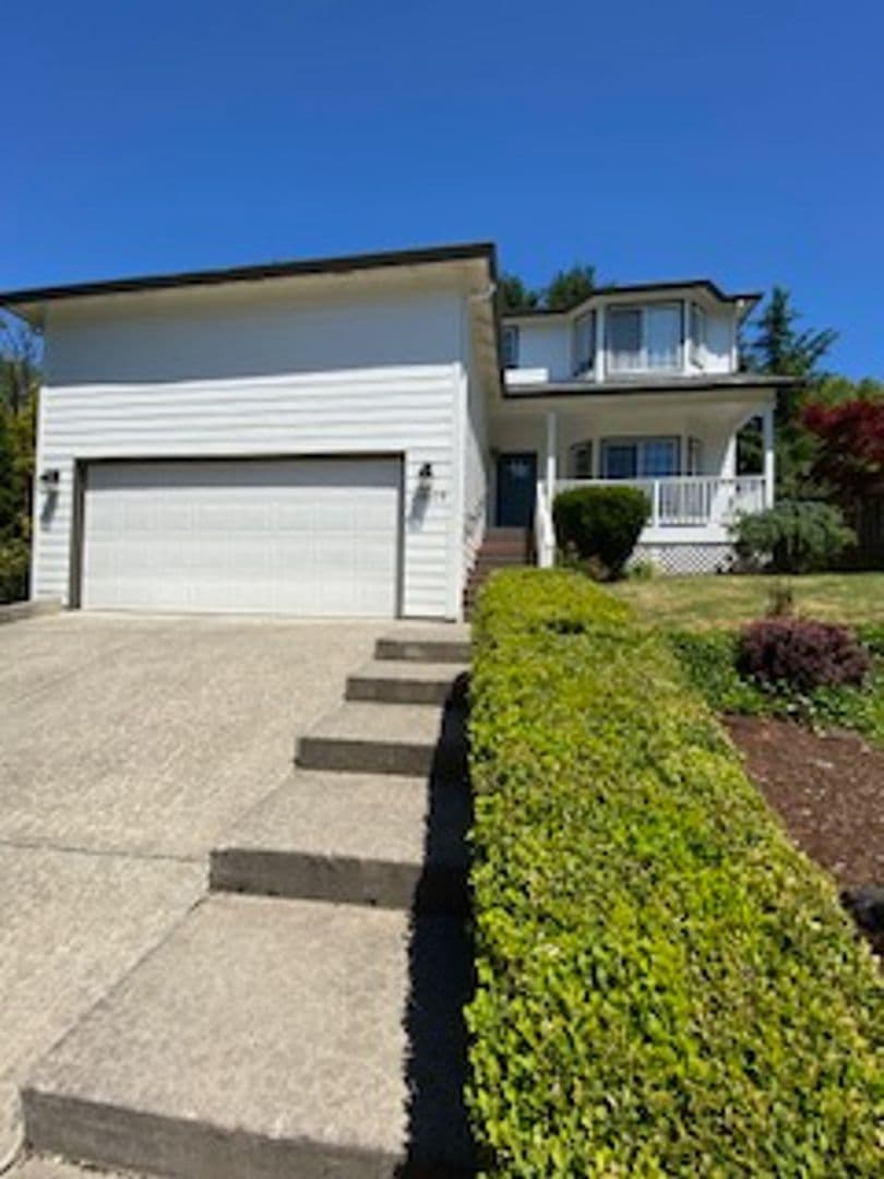 Vancouver House: 15809 NE 18 Ct