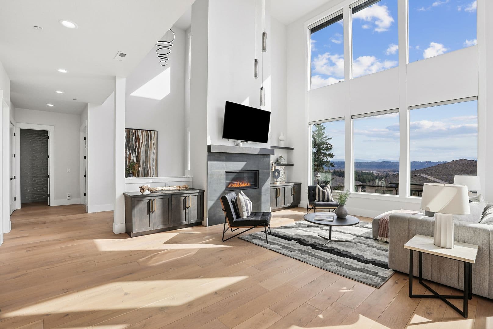 Washougal House: 1757 N Columbia Ridge Way