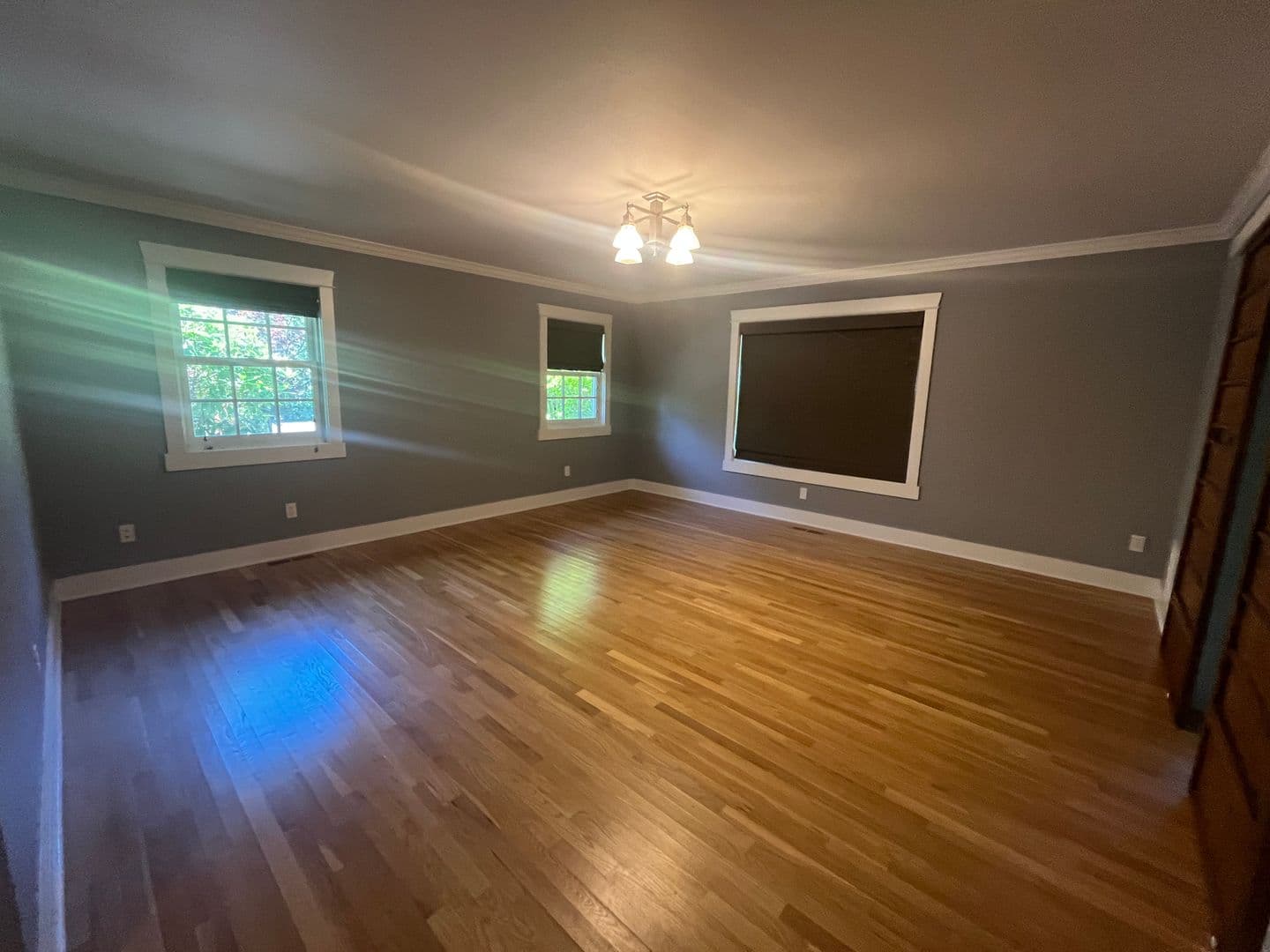 Vancouver House: 601 Rhododendron Drive