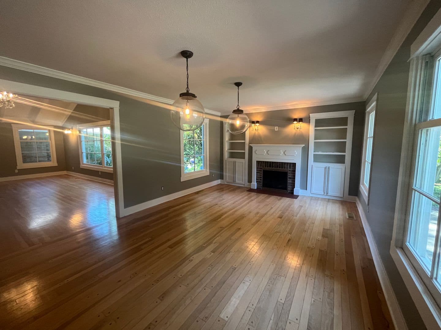 Vancouver House: 601 Rhododendron Drive