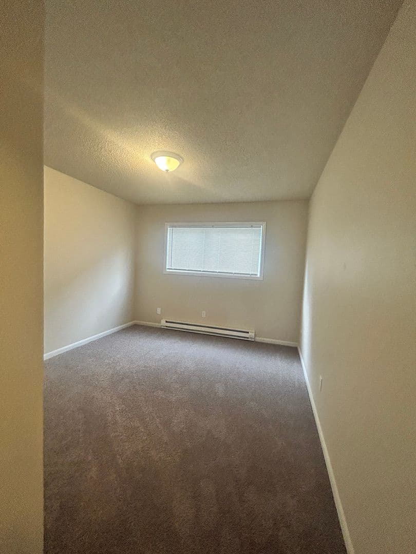 Vancouver Apartment: 1806 E Fourth Plain Blvd
