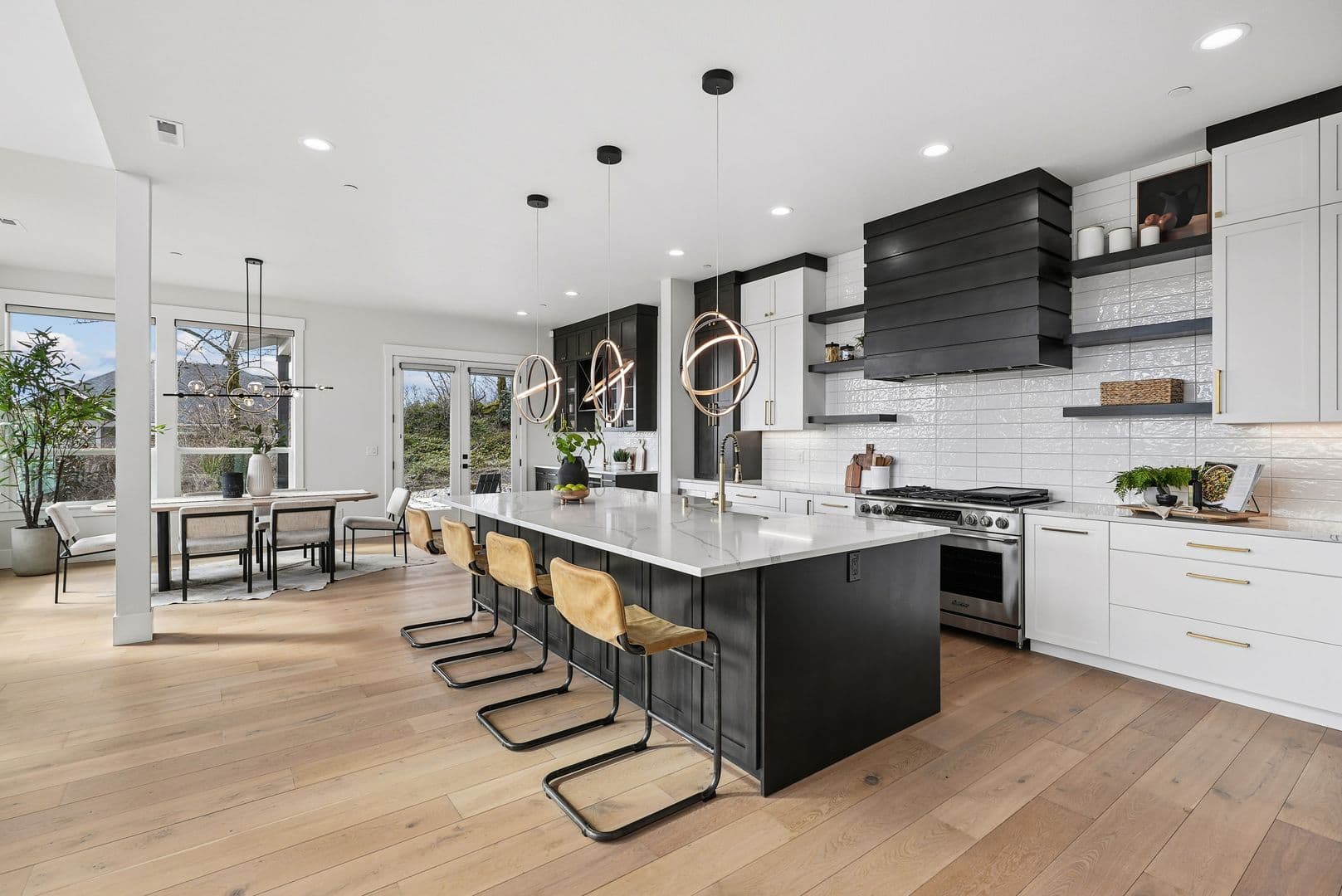 Washougal House: 1757 N Columbia Ridge Way
