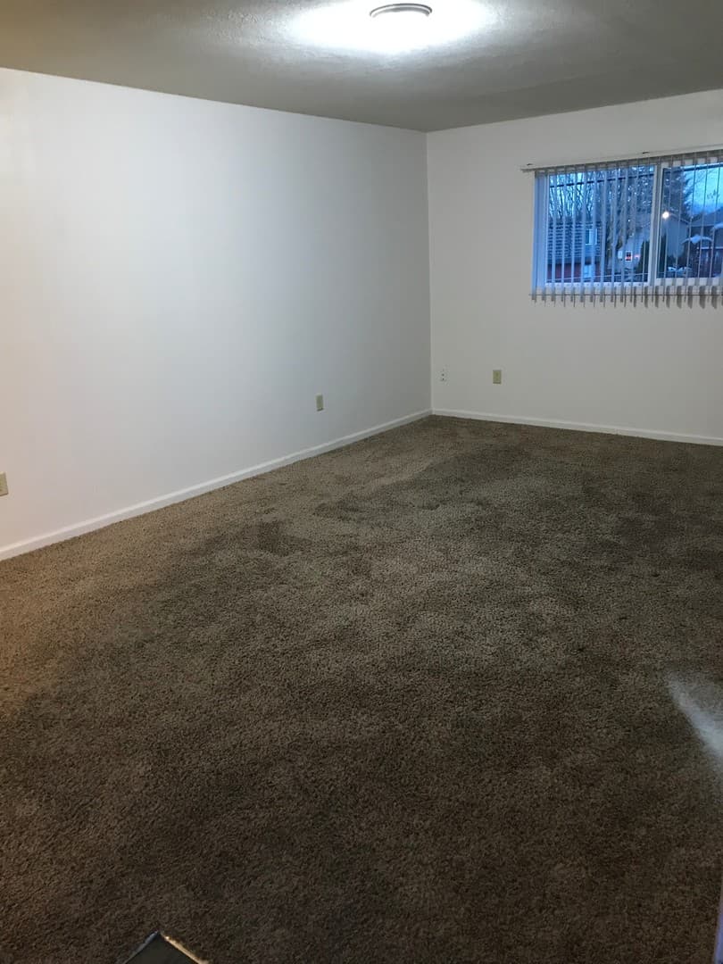 Longview Apartment: 1950 33 Avenue - 04