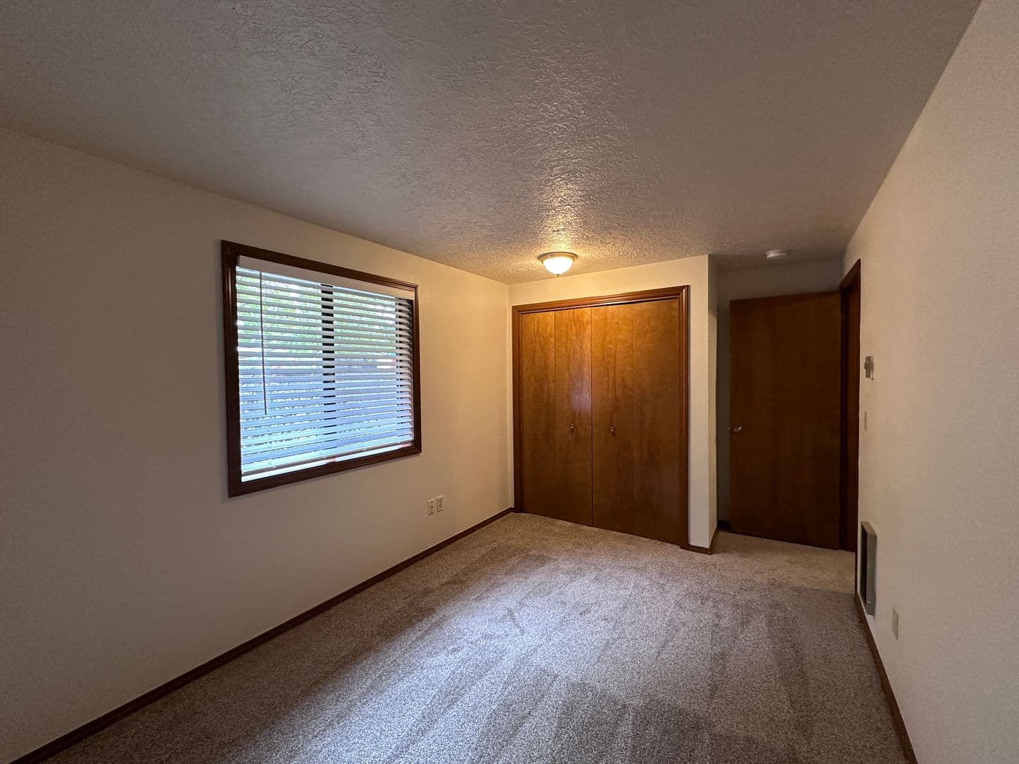 Vancouver House: 1904 SE Blairmont Drive