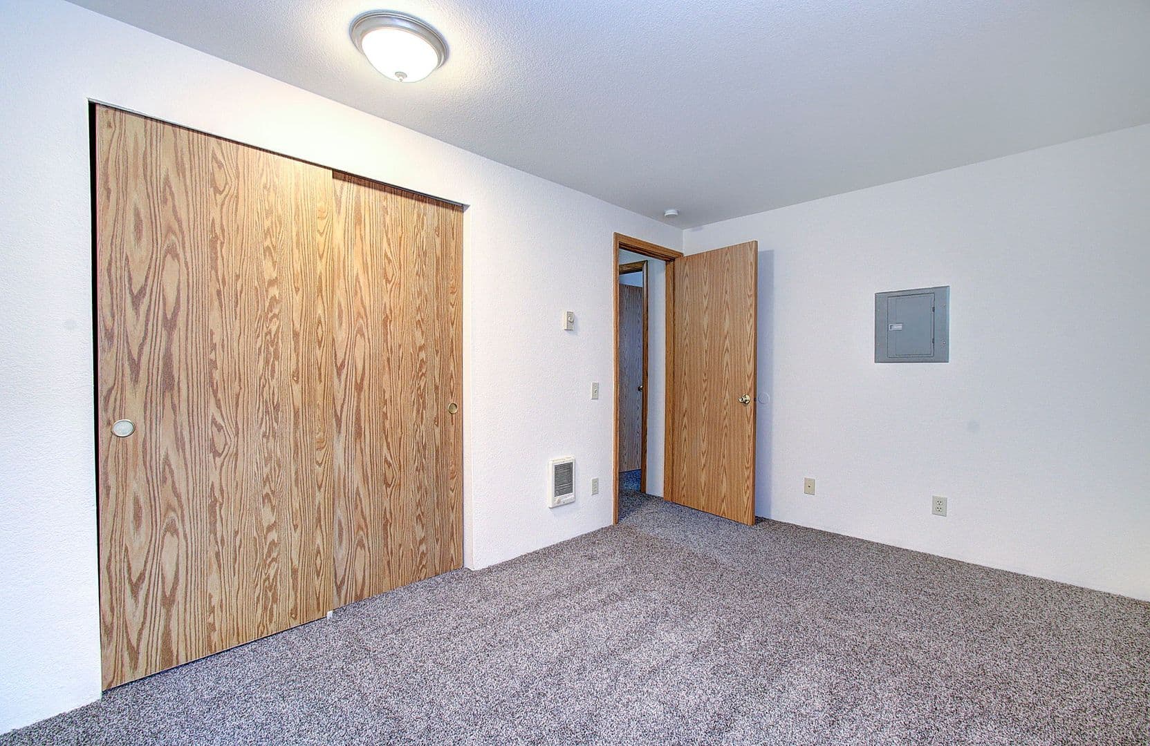 EUGENE Apartment: 1811 KINGSLEY ROAD