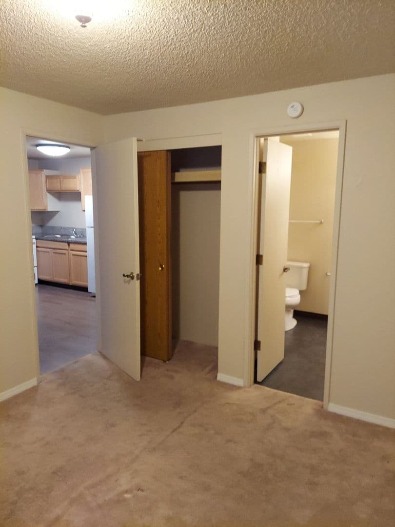 VANCOUVER Apartment: 8402 NE 8TH WAY