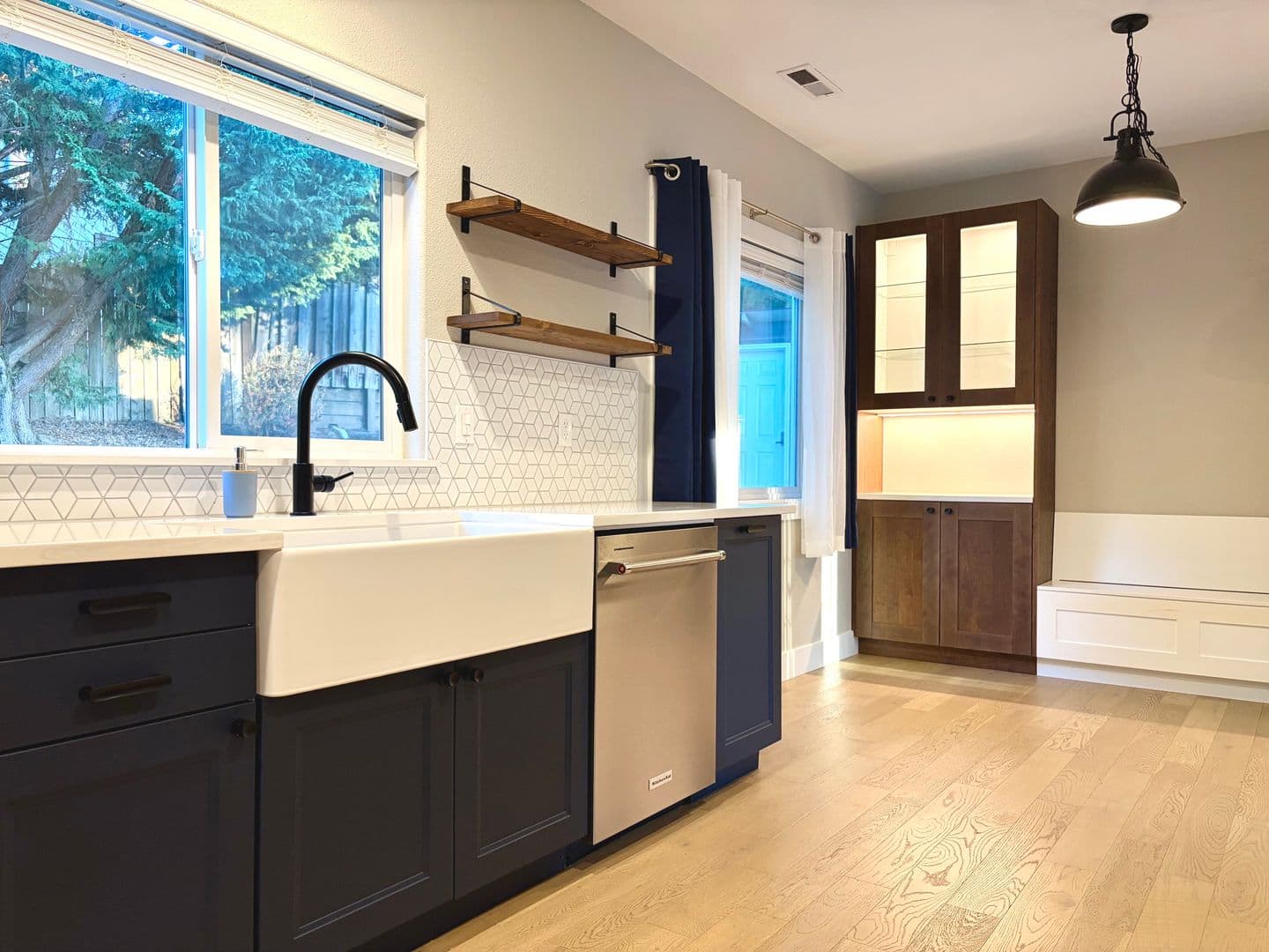 Vancouver House: 15809 NE 18 Ct