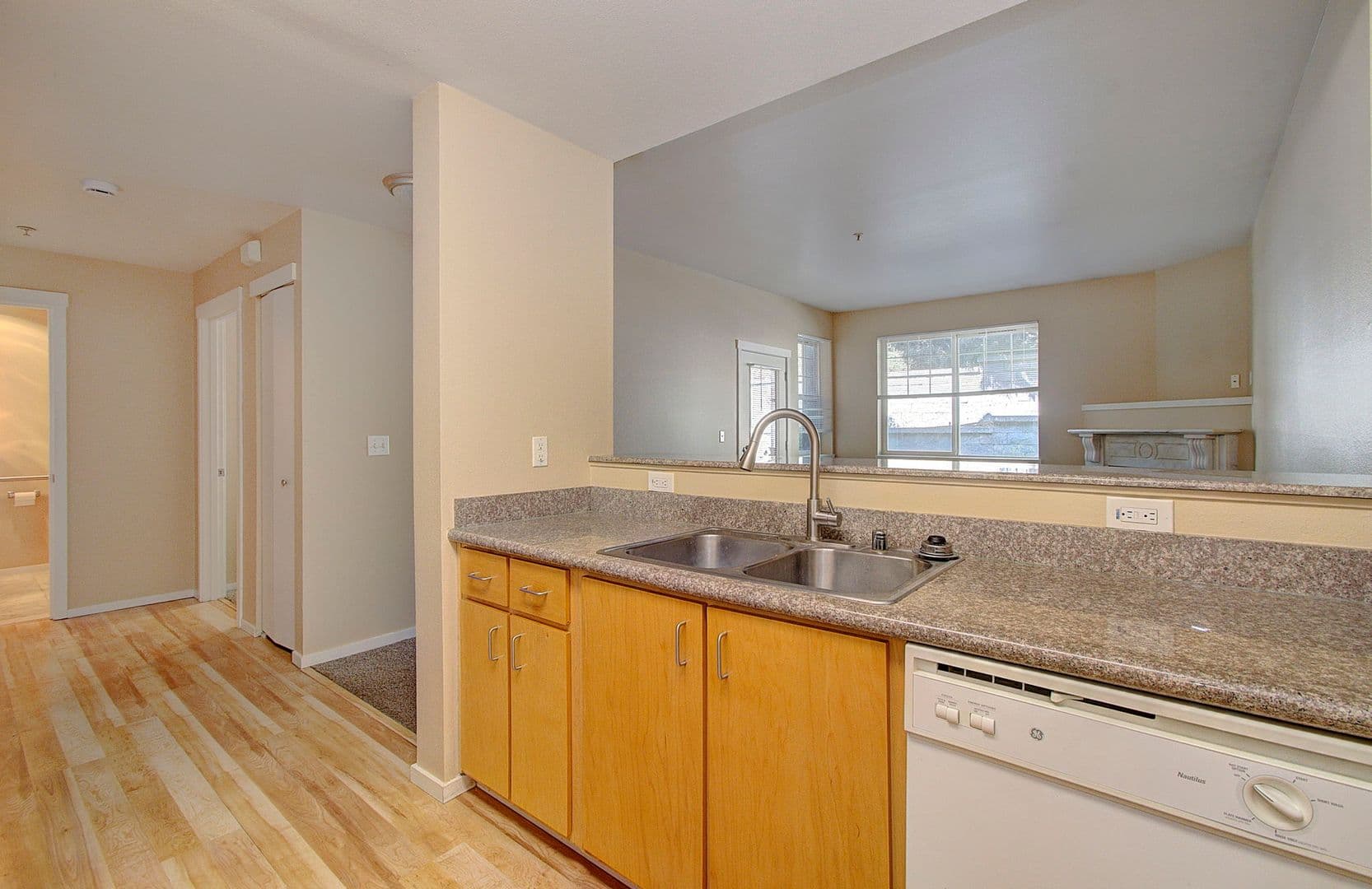 Vancouver House: 10800 SE 17th Circle #189