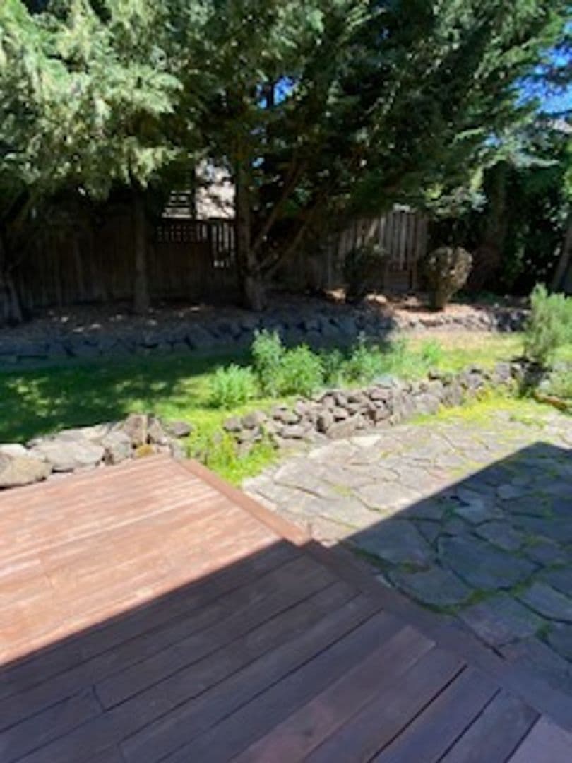 Vancouver House: 15809 NE 18 Ct