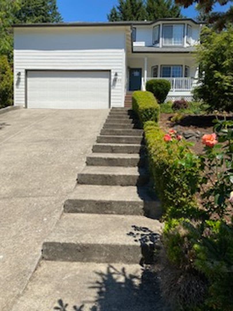 Vancouver House: 15809 NE 18 Ct