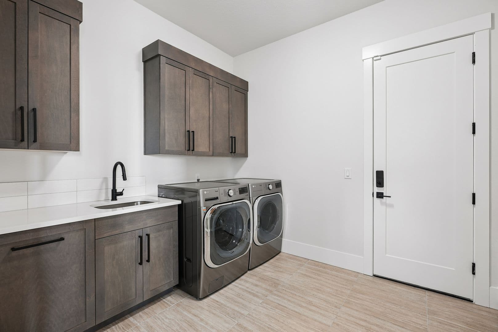 Washougal House: 1757 N Columbia Ridge Way