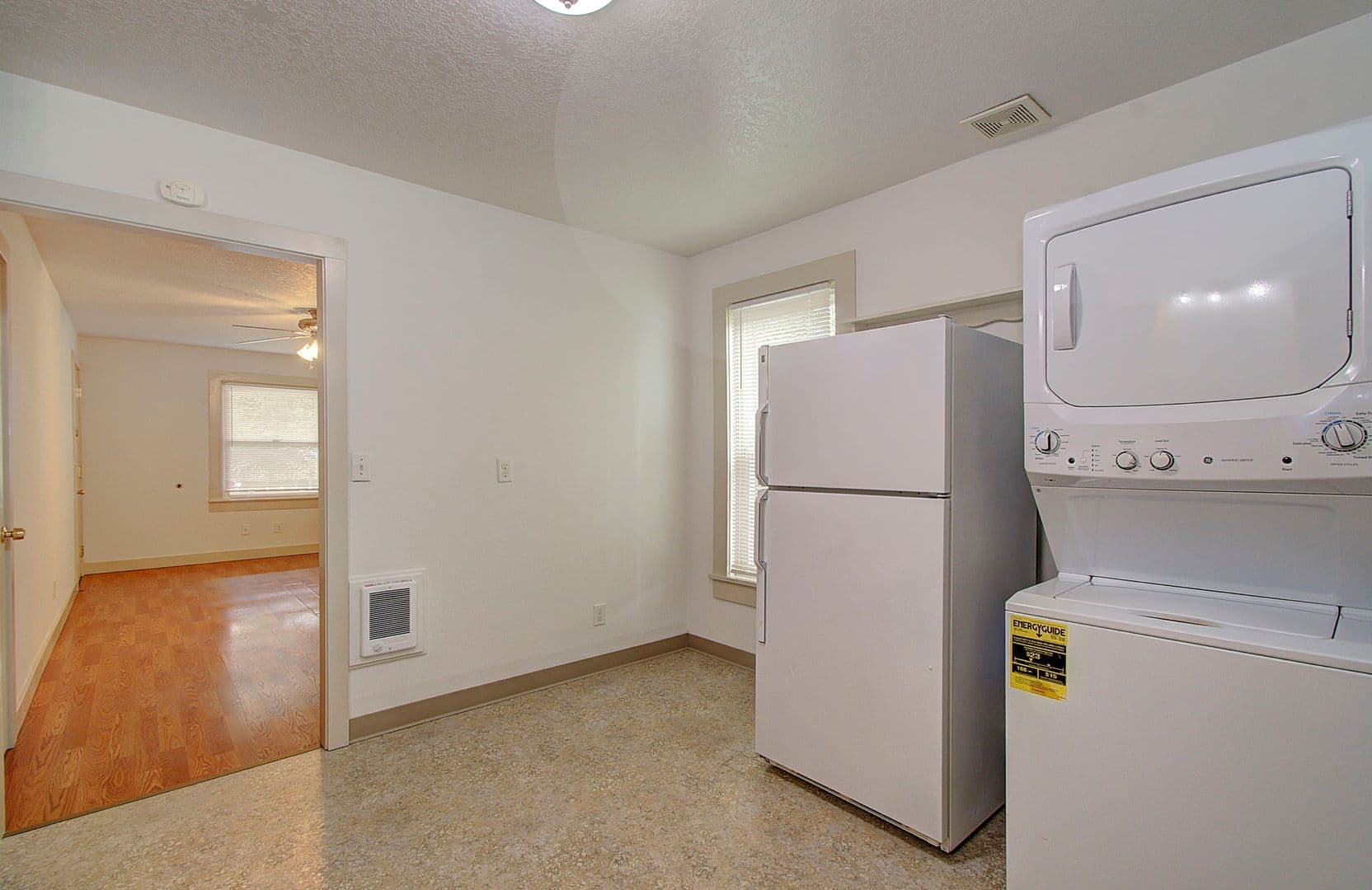 Vancouver Apartment: 2703 E 8 Street