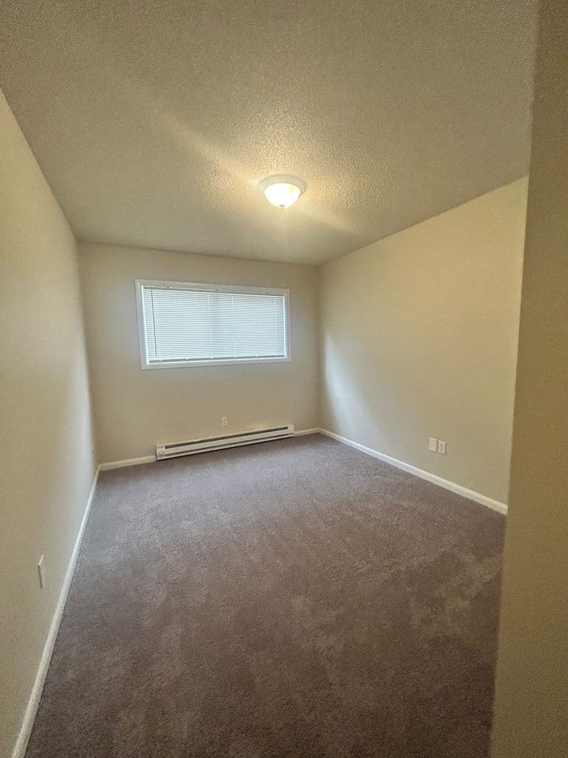 Vancouver Apartment: 1806 E Fourth Plain Blvd