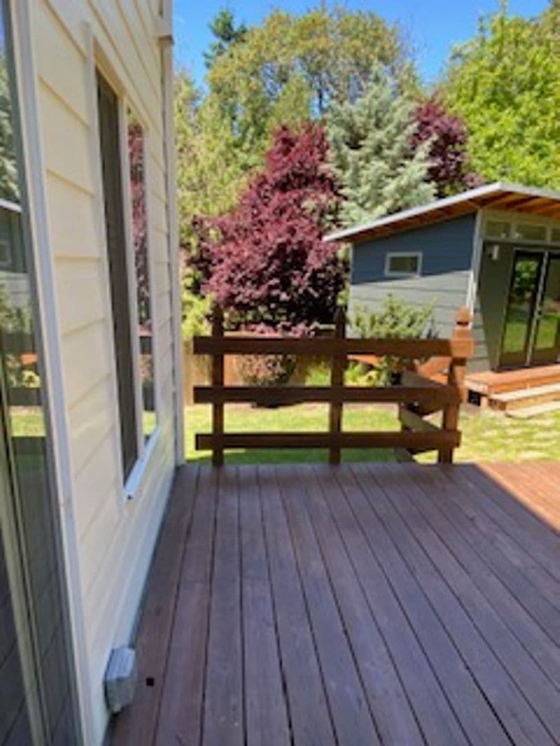 Vancouver House: 15809 NE 18 Ct