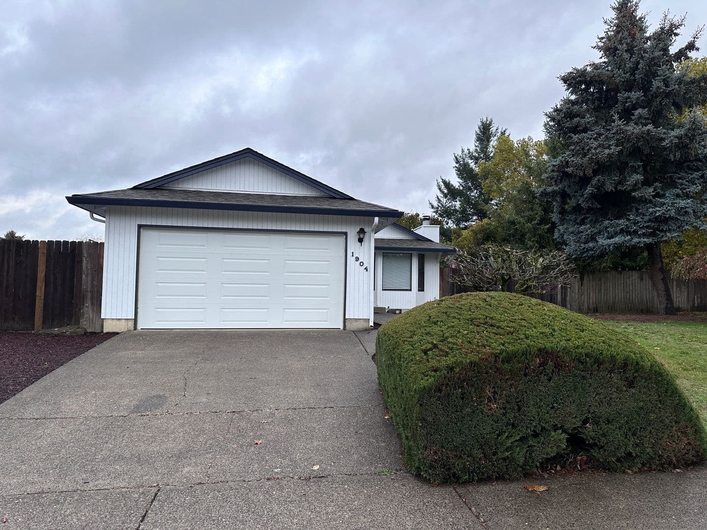 Vancouver House: 1904 SE Blairmont Drive