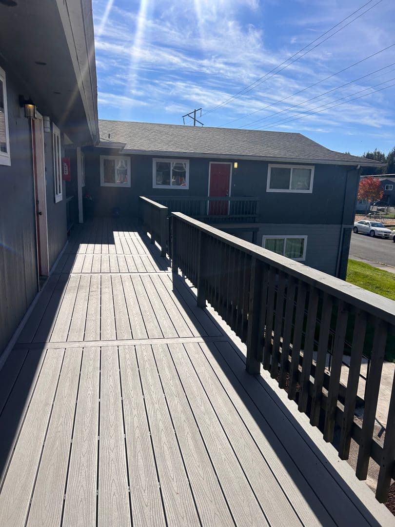 Longview Apartment: 1950 33 Avenue - 11
